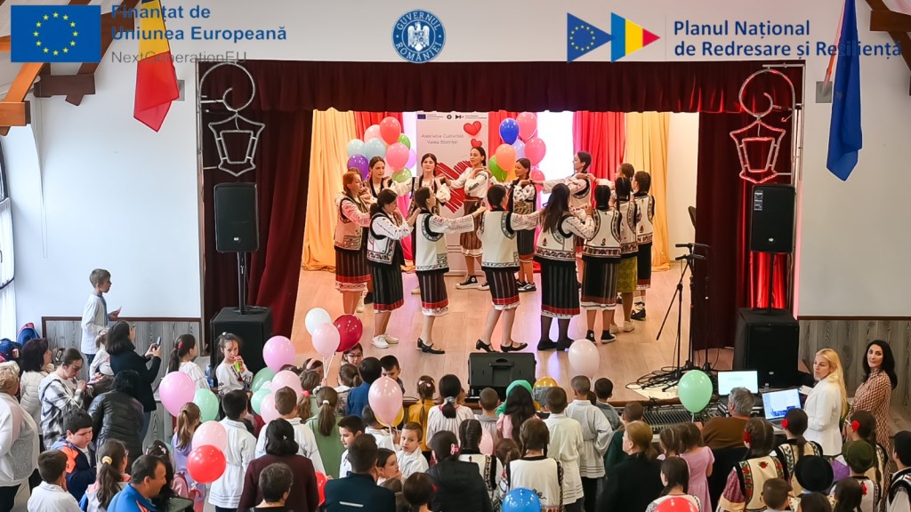 Festivalul iCultura la Sat – o sărbătoare pentru cei mici, dar și pentru&nbsp;bunici